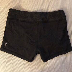 Ivivva right fitting shorts!🤩😂🌈🥰